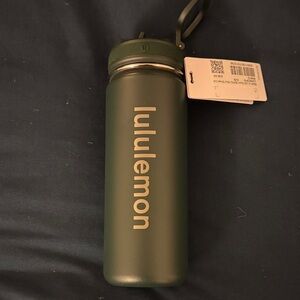 Lululemon 18oz Green Water Bottle